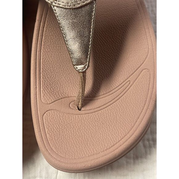 FitFlop Women’s Sandals – Metallic Bronze Flip Flop Sandals – Size US 7 / EU 38 - Picture 8 of 12